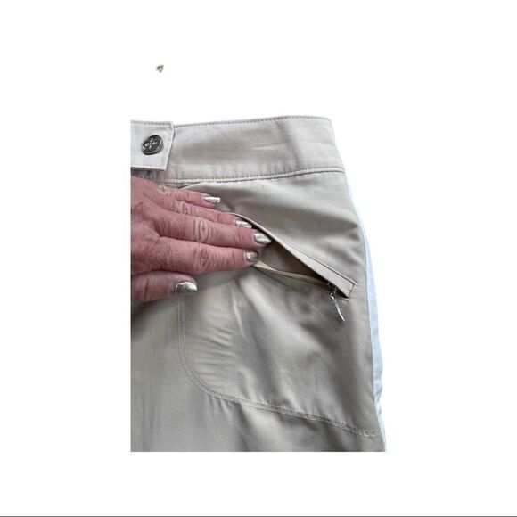 Izod X-TREME Function Women’s Golf Skort - Picture 3 of 7